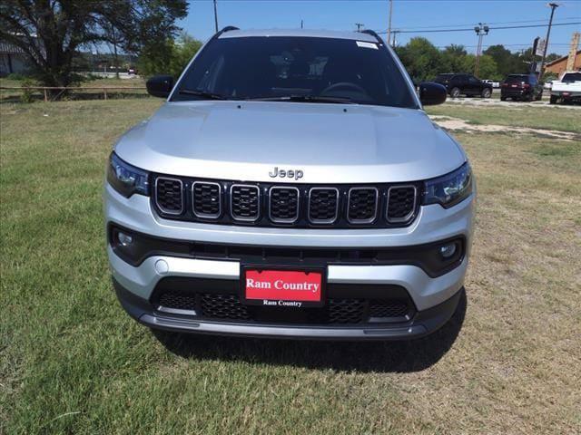 2025 Jeep Compass COMPASS LATITUDE 4X4