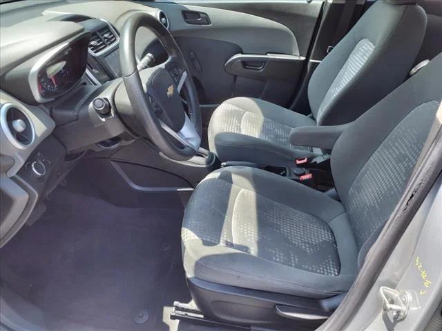 2020 Chevrolet Sonic FWD Hatchback 1FL 5-Door 2020 Chevrolet Sonic FWD Hatchback 1FL 5-Door