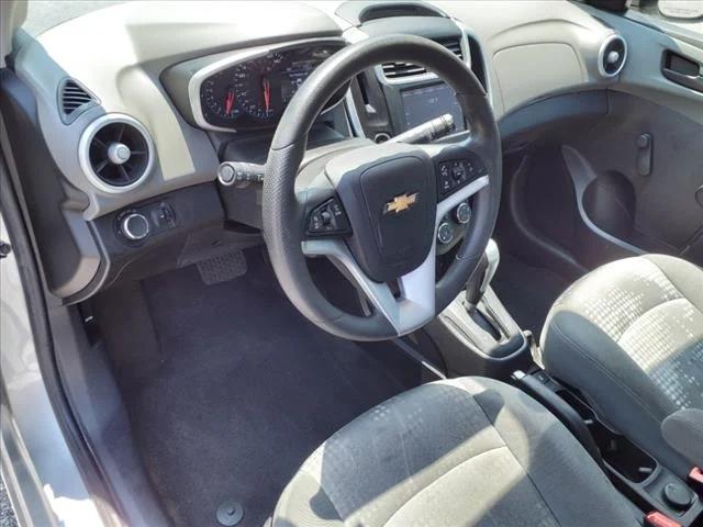 2020 Chevrolet Sonic FWD Hatchback 1FL 5-Door 2020 Chevrolet Sonic FWD Hatchback 1FL 5-Door