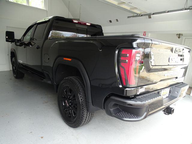 2024 GMC Sierra 2500HD 4WD Crew Cab Standard Bed AT4