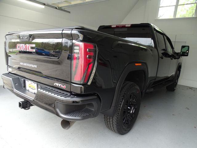 2024 GMC Sierra 2500HD 4WD Crew Cab Standard Bed AT4