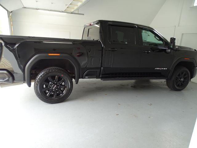 2024 GMC Sierra 2500HD 4WD Crew Cab Standard Bed AT4