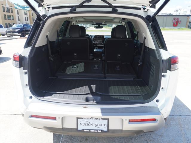 2024 Nissan Pathfinder Platinum FWD