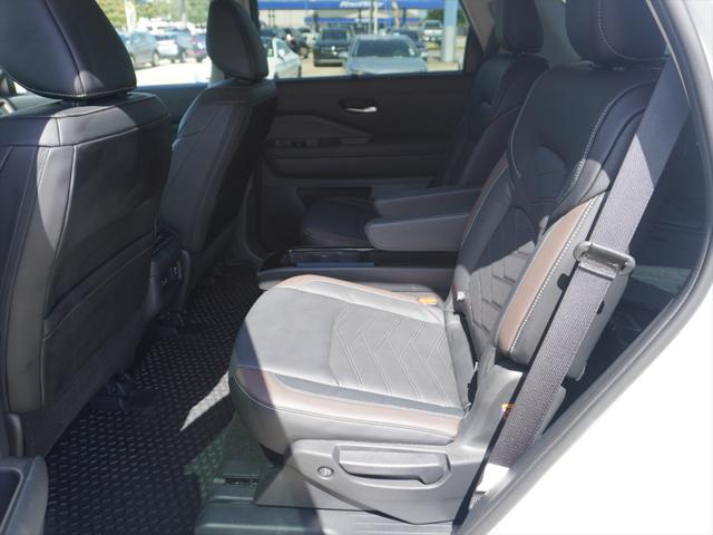 2024 Nissan Pathfinder Platinum FWD