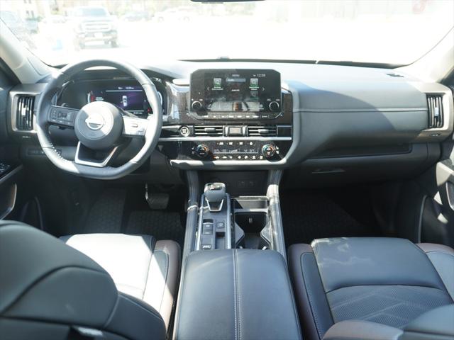 2024 Nissan Pathfinder Platinum FWD