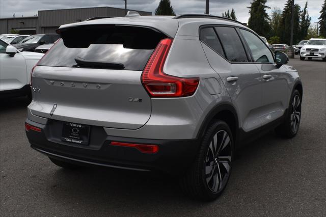 2025 Volvo XC40 Plus Dark Theme
