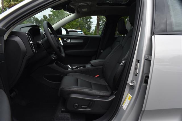 2025 Volvo XC40 Plus Dark Theme