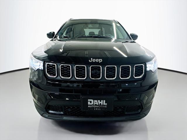 2025 Jeep Compass COMPASS LATITUDE 4X4