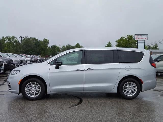 2024 Chrysler Pacifica PACIFICA TOURING L