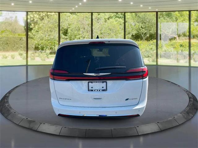 2024 Chrysler Pacifica Hybrid PACIFICA PLUG-IN HYBRID SELECT