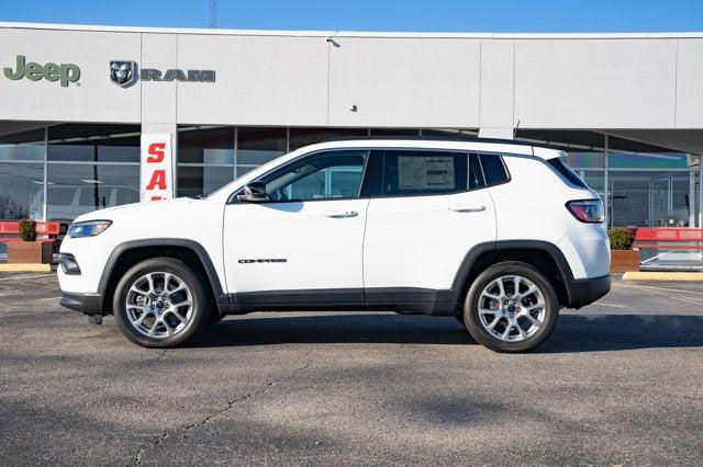 2025 Jeep Compass COMPASS LATITUDE 4X4