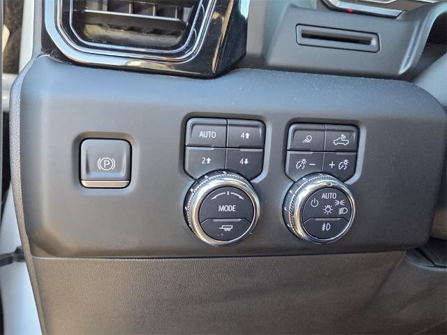 2023 GMC Sierra 1500 4WD Crew Cab Short Box AT4