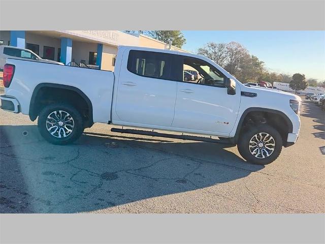 2023 GMC Sierra 1500 4WD Crew Cab Short Box AT4