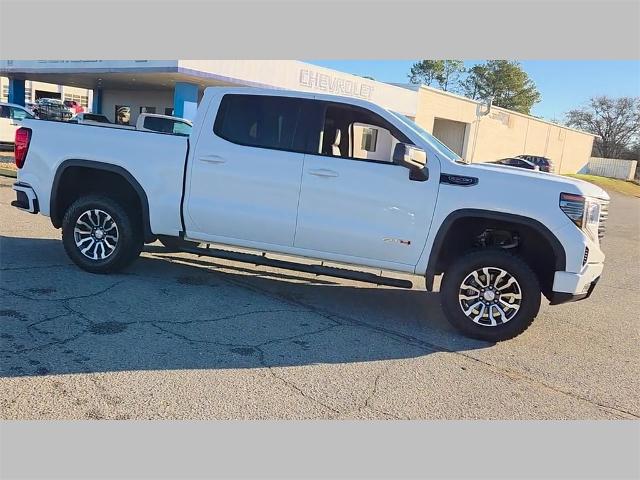 2023 GMC Sierra 1500 4WD Crew Cab Short Box AT4