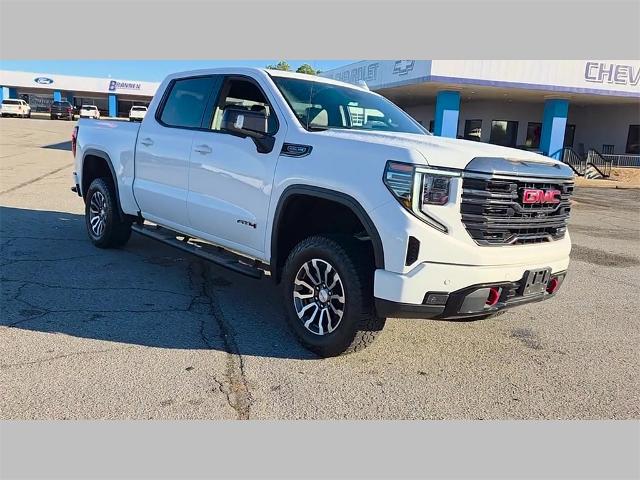 2023 GMC Sierra 1500 4WD Crew Cab Short Box AT4