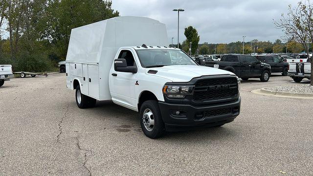 2024 RAM Ram 3500 Chassis Cab RAM 3500 TRADESMAN CHASSIS REGULAR CAB 4X4 84 CA