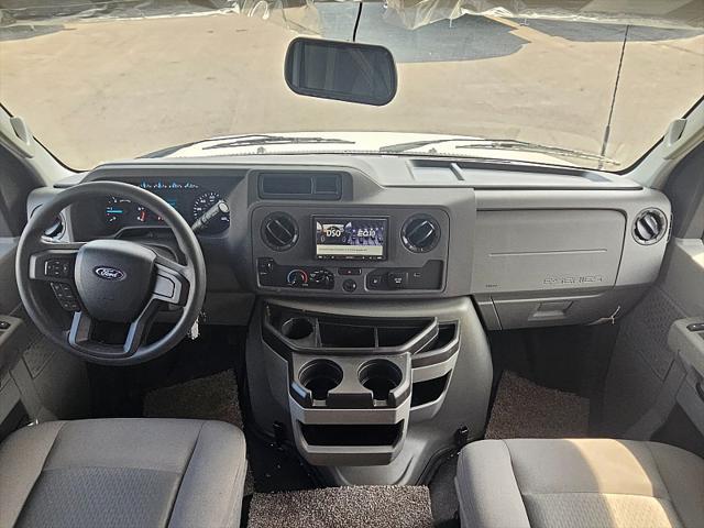 2025 Ford E-450 Cutaway Unknown