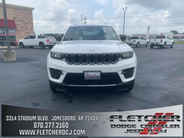 2024 Jeep Grand Cherokee GRAND CHEROKEE LAREDO X 4X4