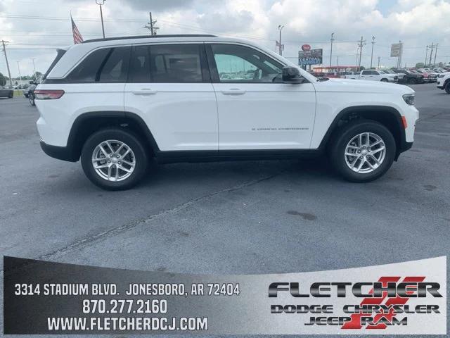 2024 Jeep Grand Cherokee GRAND CHEROKEE LAREDO X 4X4