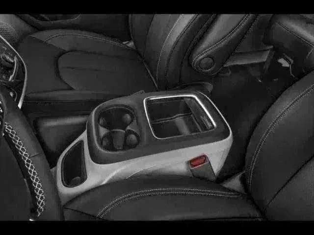 2024 Chrysler Pacifica Touring