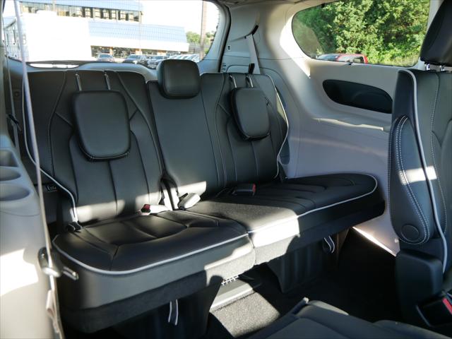 2023 Chrysler Pacifica Limited AWD