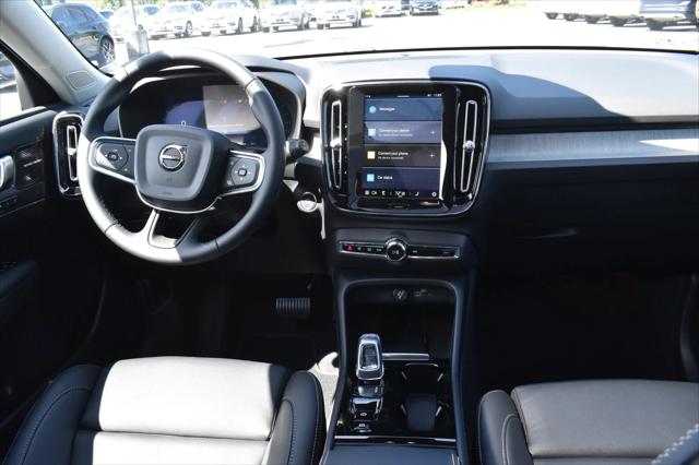 2025 Volvo XC40 Plus Dark Theme