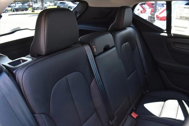 2025 Volvo XC40 Plus Dark Theme