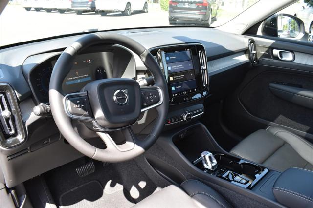 2025 Volvo XC40 Plus Dark Theme