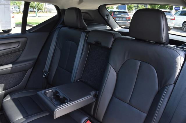 2025 Volvo XC40 Plus Dark Theme