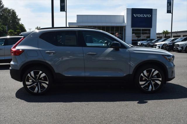 2025 Volvo XC40 Plus Dark Theme