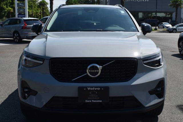 2025 Volvo XC40 Plus Dark Theme