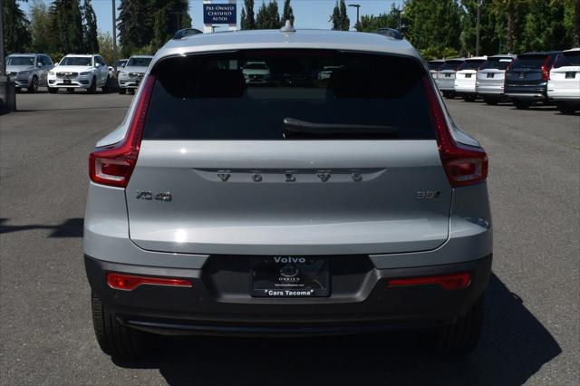 2025 Volvo XC40 Plus Dark Theme