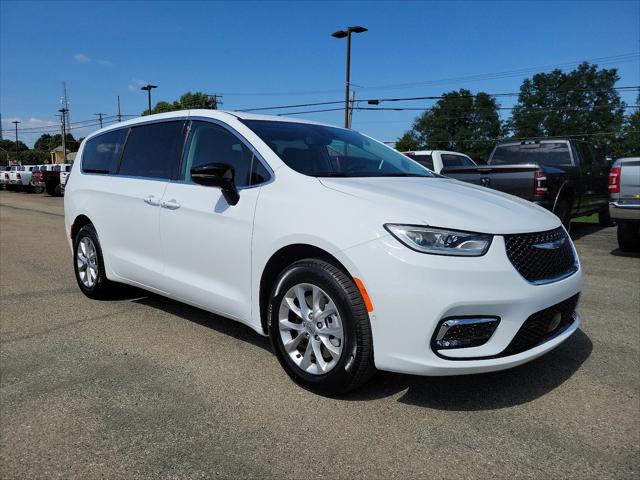 2024 Chrysler Pacifica PACIFICA TOURING L AWD