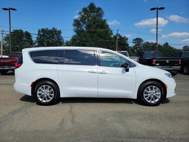 2024 Chrysler Pacifica PACIFICA TOURING L AWD