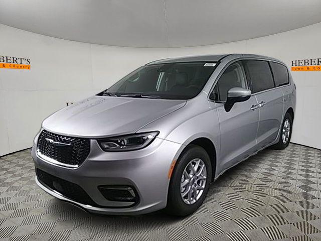 2024 Chrysler Pacifica PACIFICA TOURING L