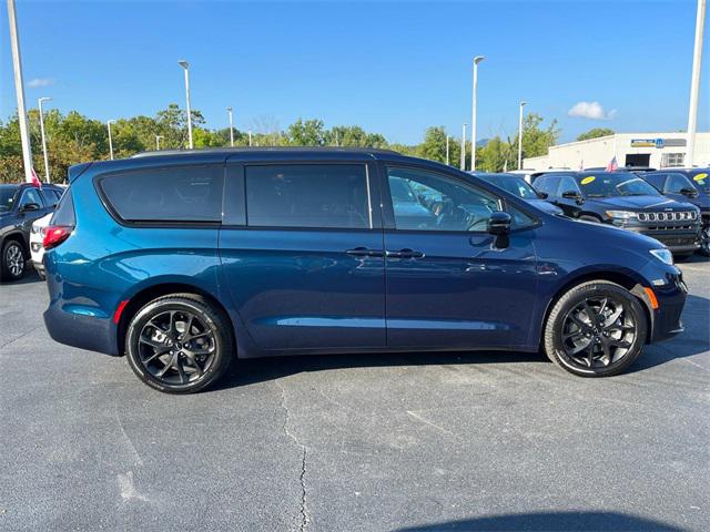 2024 Chrysler Pacifica PACIFICA LIMITED AWD