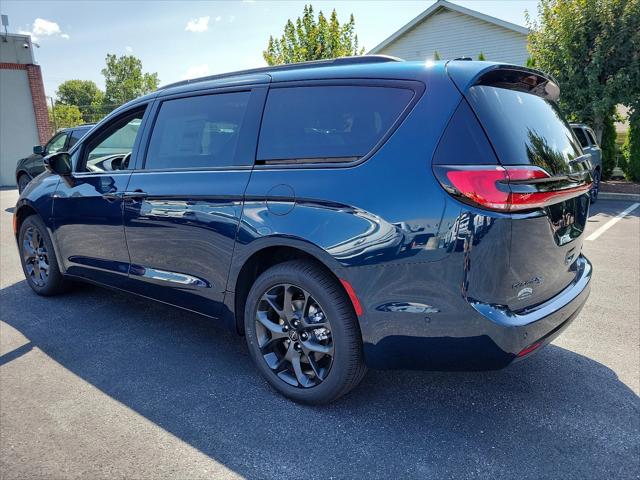 2024 Chrysler Pacifica PACIFICA LIMITED AWD