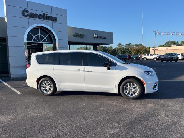 2024 Chrysler Pacifica PACIFICA TOURING L