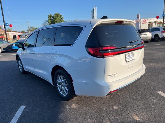 2024 Chrysler Pacifica PACIFICA TOURING L