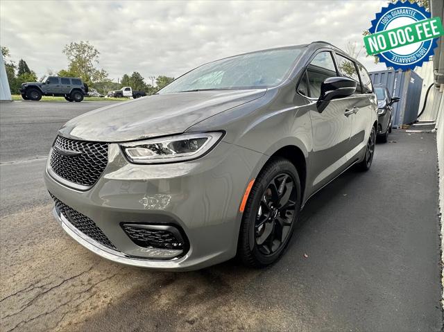 2024 Chrysler Pacifica PACIFICA TOURING L