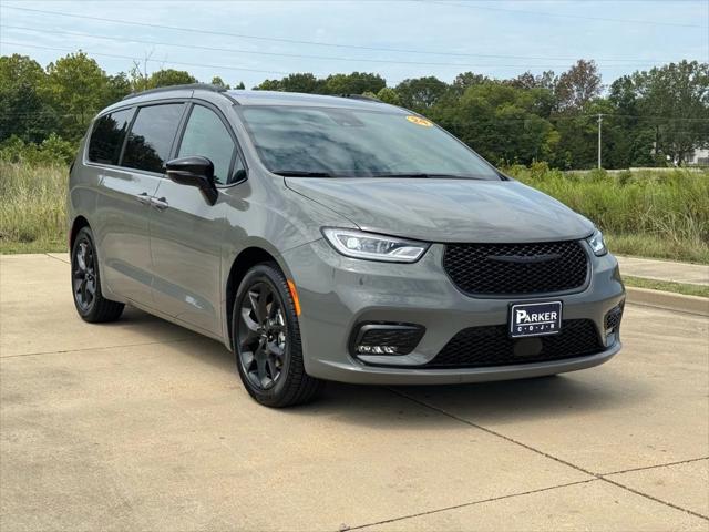 2024 Chrysler Pacifica PACIFICA TOURING L