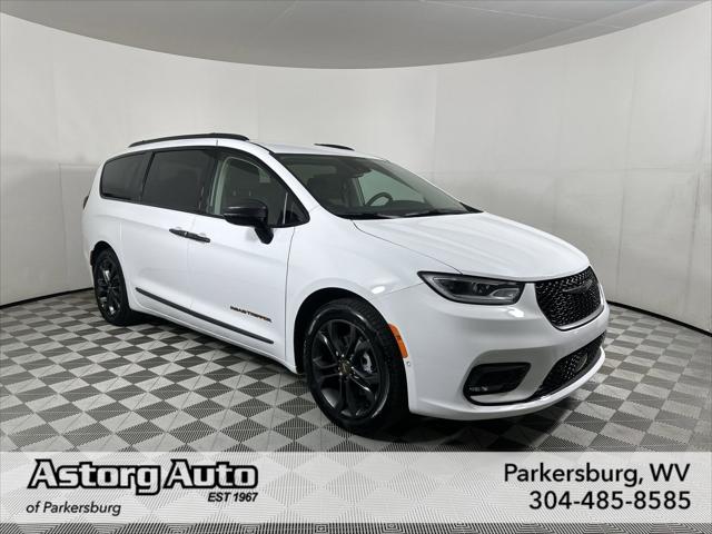 2024 Chrysler Pacifica PACIFICA TOURING L