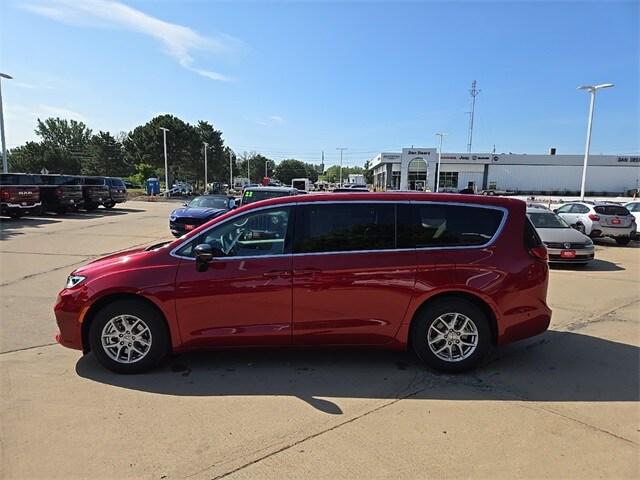 2024 Chrysler Pacifica PACIFICA TOURING L