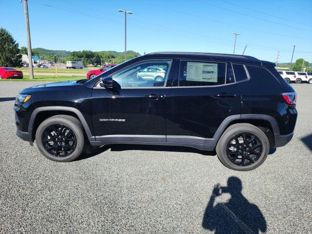 2024 Jeep Compass COMPASS LATITUDE 4X4