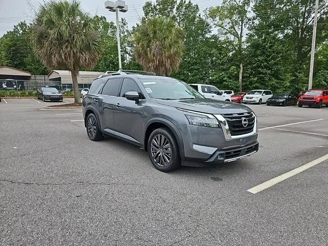 2022 Nissan Pathfinder SL 2WD