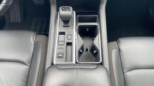 2022 Nissan Pathfinder SL 2WD