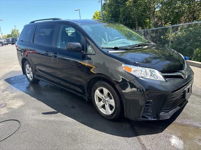 2019 Toyota Sienna LE 8 Passenger