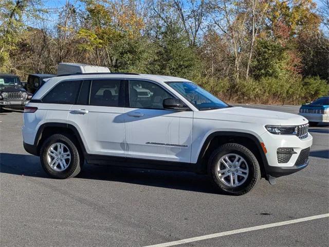 2023 Jeep Grand Cherokee Laredo 4x4