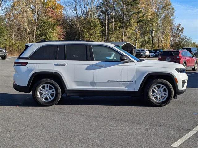 2023 Jeep Grand Cherokee Laredo 4x4