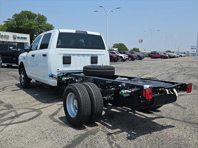 2024 RAM Ram 3500 Chassis Cab RAM 3500 TRADESMAN CREW CAB CHASSIS 4X4 60 CA